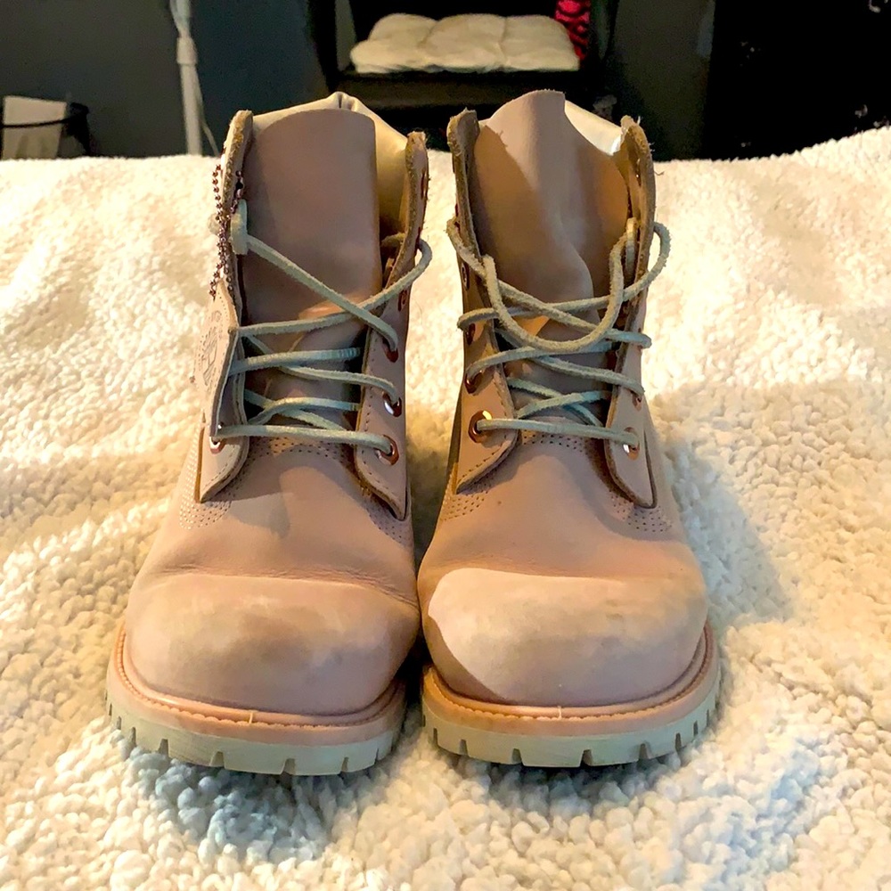 Light pink timbs💗